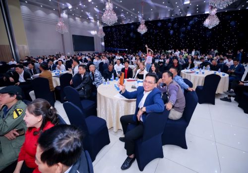 Nhà đầu tư hào hứng khi Taseco Land ra mắt dòng sản phẩm nhà phố quảng trường độc đáo tại Phổ Yên